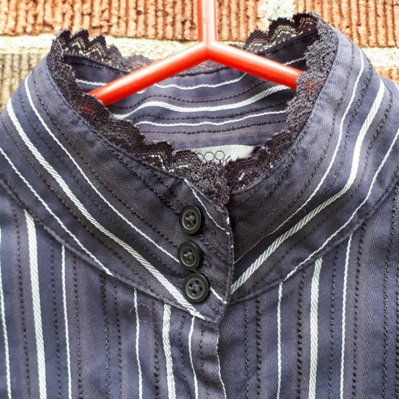 Deep purple striped victorian style blouse - Picture 2 of 3